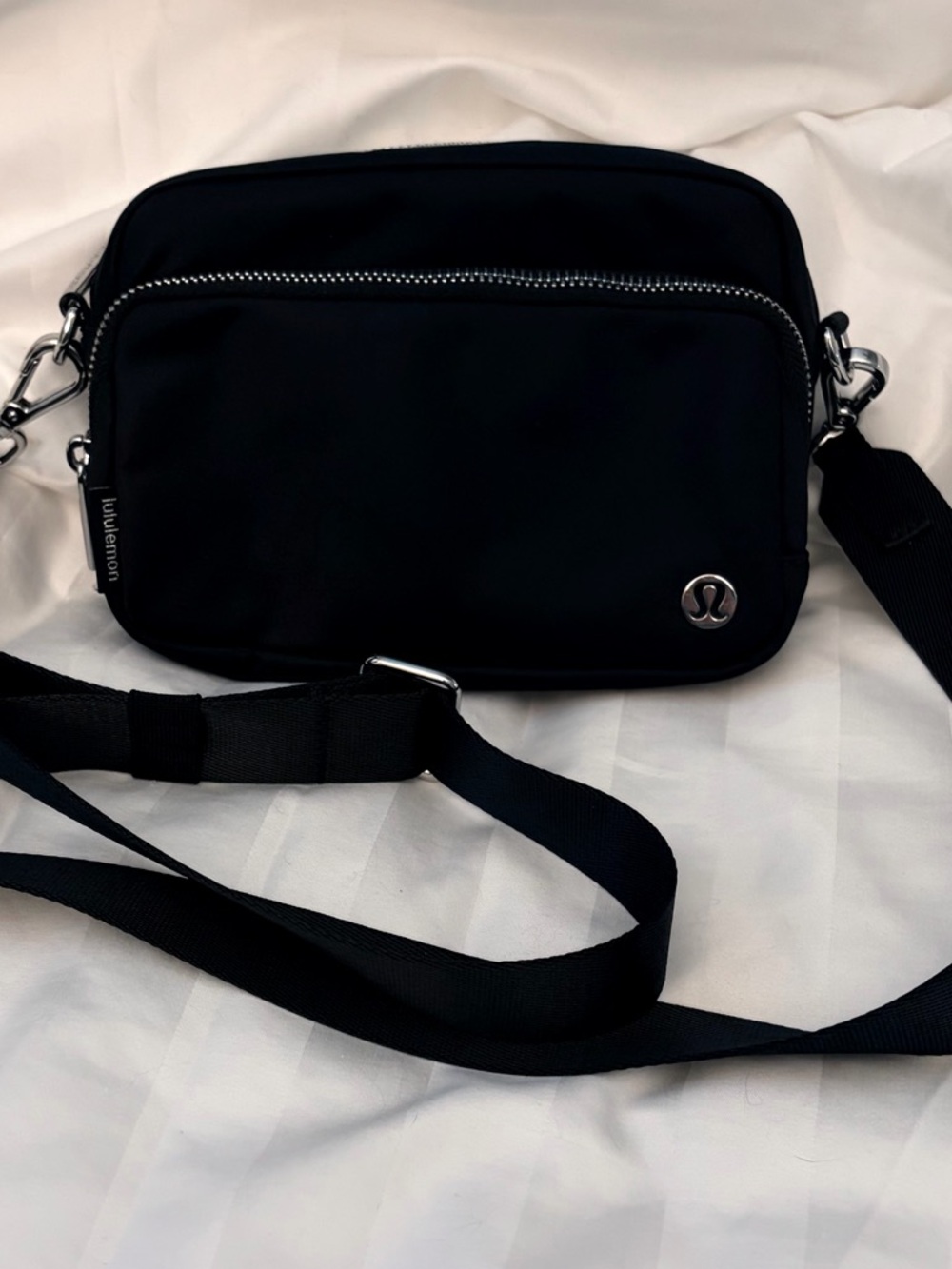 Lululemon Everywhere Bag 2L